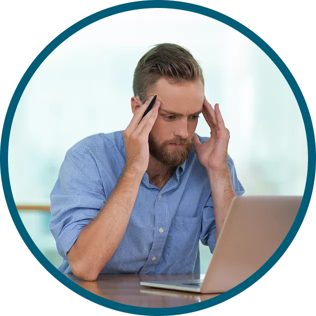 Időhiánnyal küzdő vállalkozó pólórendelés előtt